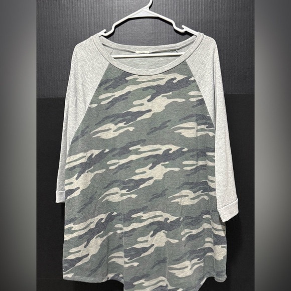 Luna Tops - 🛷e. Luna Camoflague Gray 3/4 Raglan Sleeve Shirt
